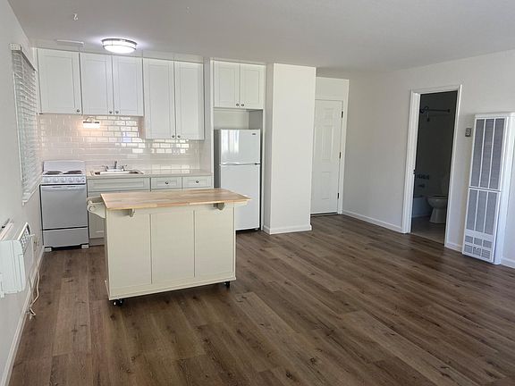 2nd image of 1984 Latham St Unit 6