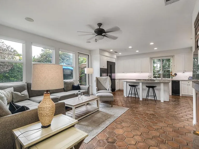 688 Cypress Hills Dr — Photo 13