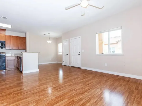 Axis at Compass Pointe