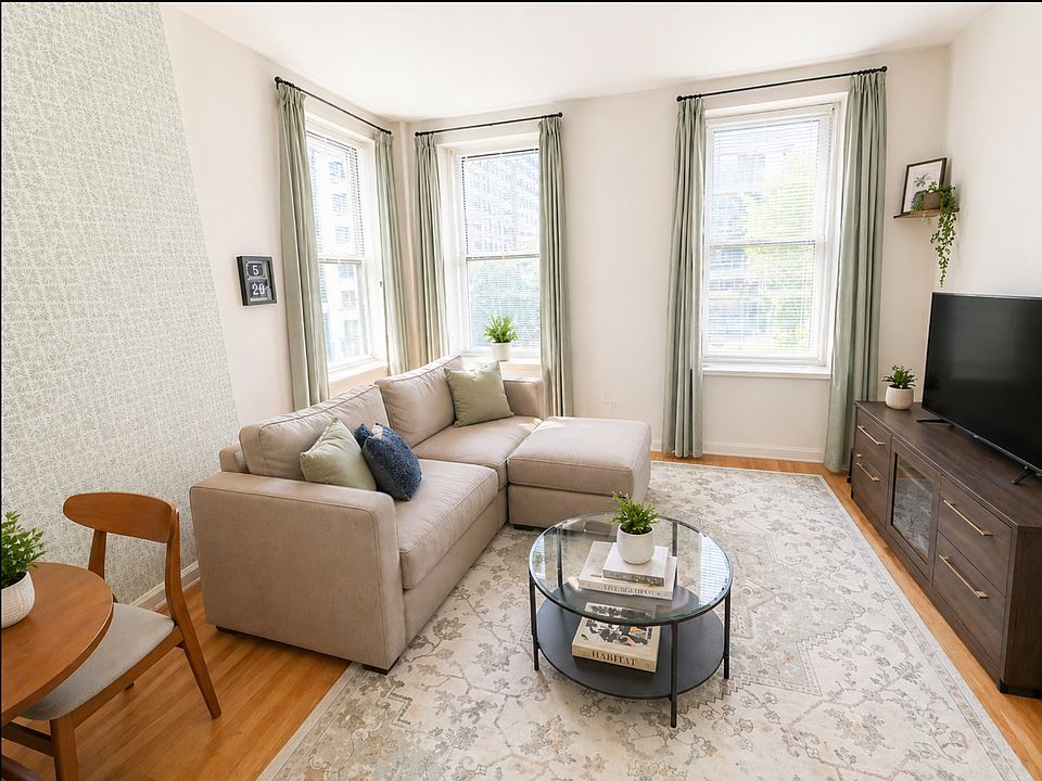 1st image of 1462 1st Ave APT 3