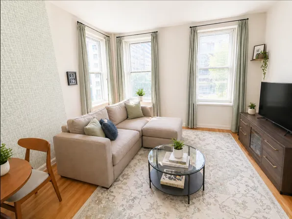 1462 First Avenue image 1 of 5
