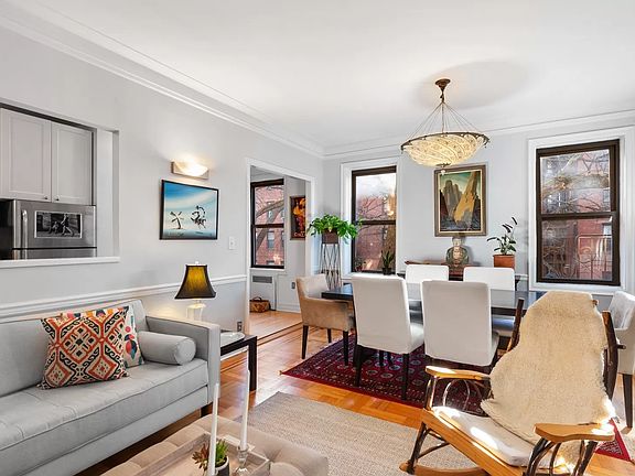2nd image of 71 Ocean Pkwy APT 3K