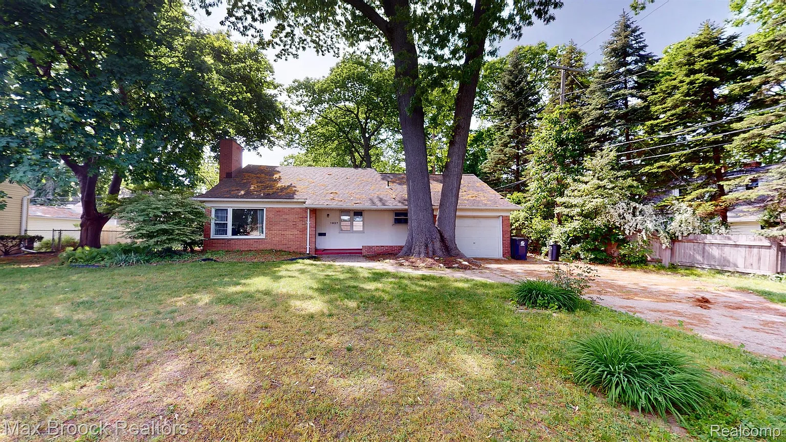 1927 Brookwood Ave photo 1