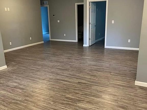 3rd image of 102 Wood Ln