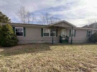 110 S East Railroad St, Ashley, IL 62808