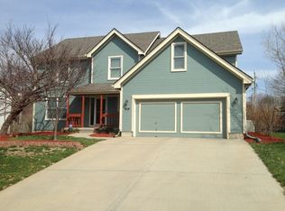 1220 Tanglewood St, Leavenworth, KS 66048
