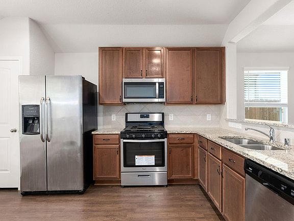 3rd image of 17555 Greystanes Rd