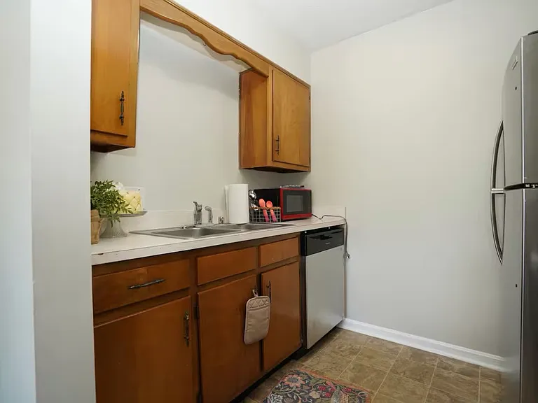 901 Crosshill Dr #5 — Photo 8
