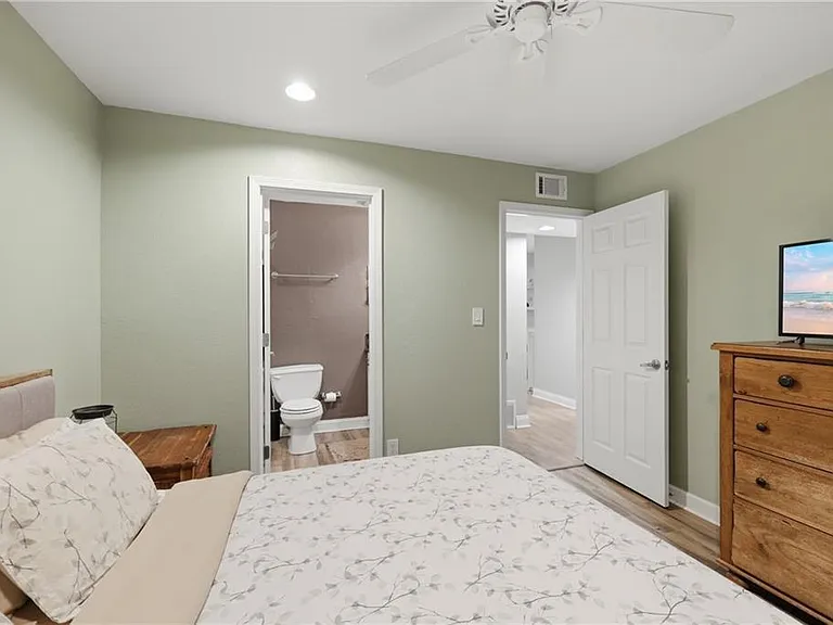 4727 Jarboe St #102 — Photo 14