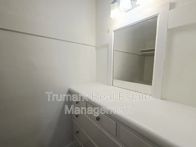 380 W California Ave — Photo 3