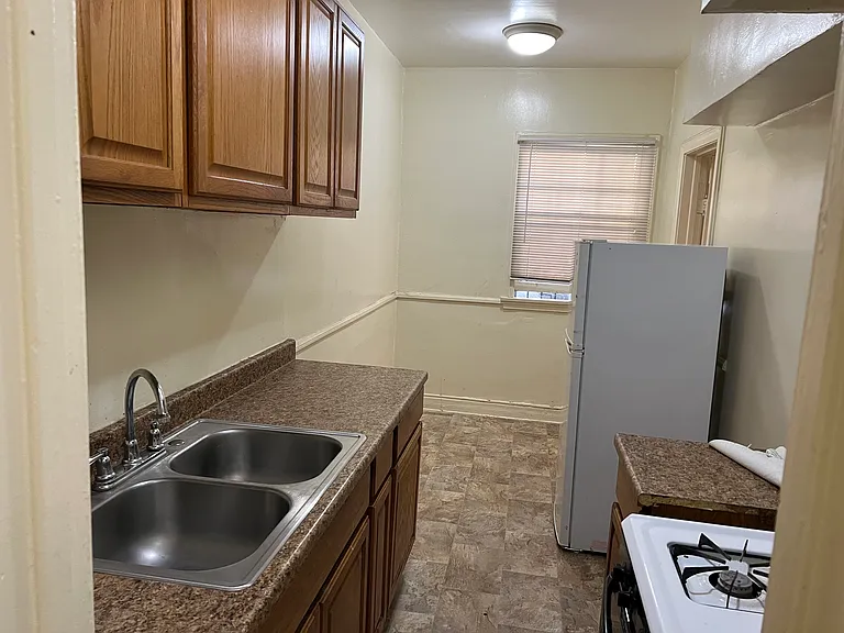 329B S Manhattan Pl #208 — Photo 8