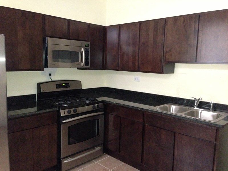 2nd image of 3915 W Van Buren St #2