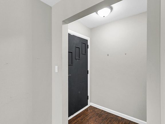 4th image of 2103 Burlison Dr