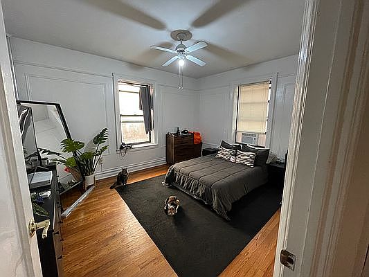 2nd image of 2835 41st St APT C4