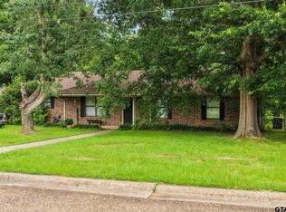 206 Carr Dr, Mount Pleasant, TX 75455