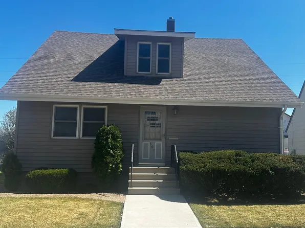 504 S Edmunds St, Mitchell, SD 57301