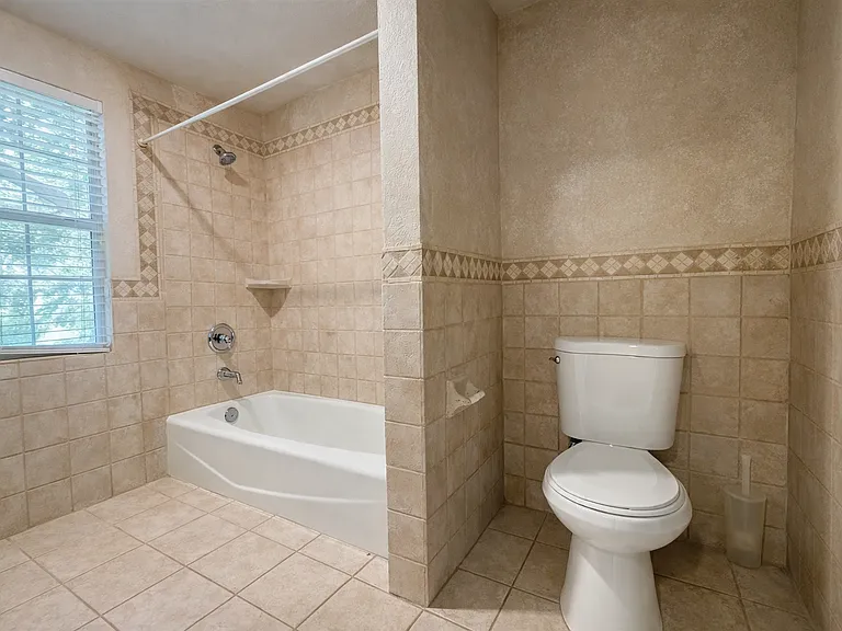 3208 Hampton Rd — Photo 12