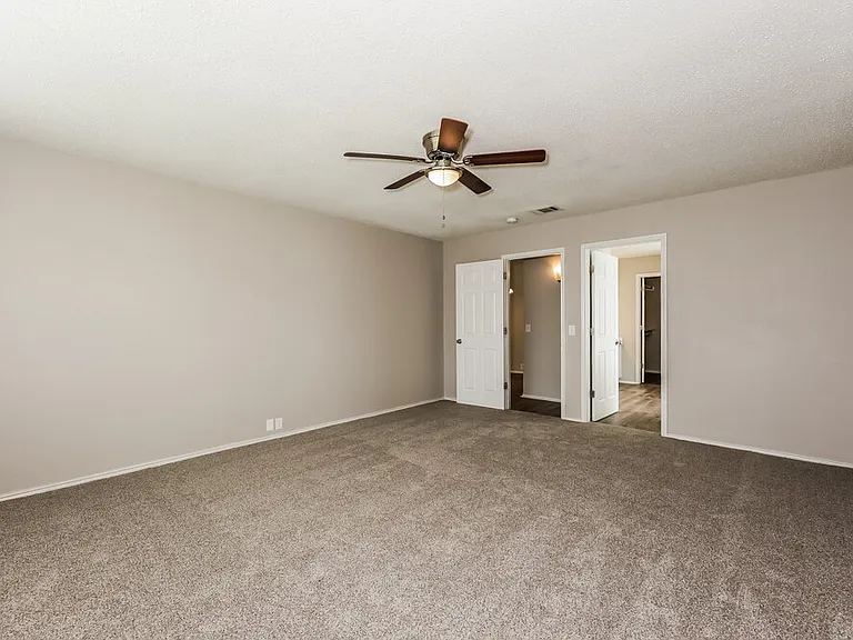 6730 Meadowcrest Dr — Photo 10