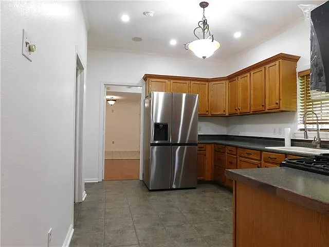 2120 Convention St — Photo 9