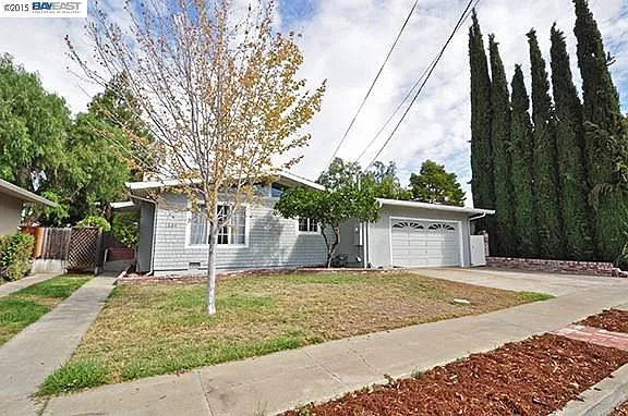 1684 Spruce St photo 1