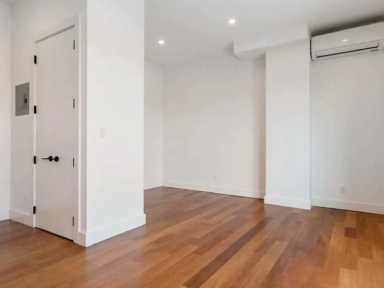 217 Green St #5C — Photo 4