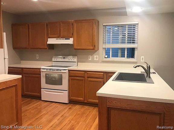 5th image of 16232 Picton Ct