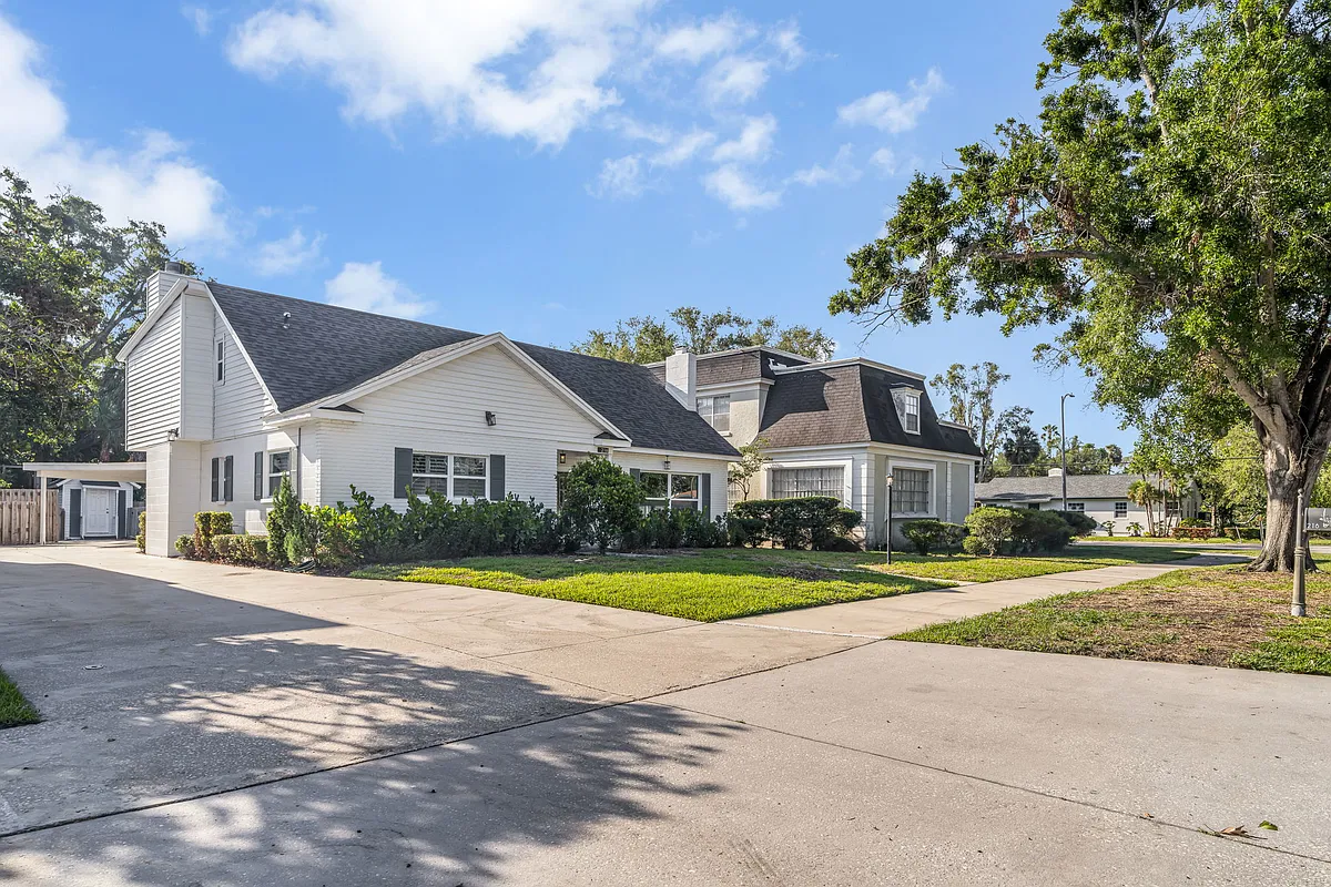 Building Photo - 216 S Shore Crest Dr