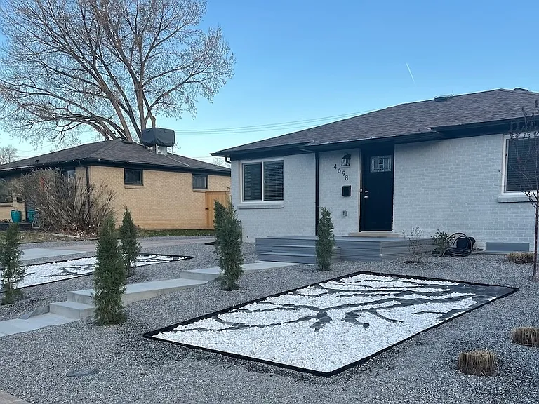 4698 E Montana Pl — Photo 2