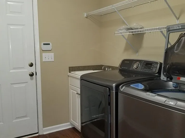 9437 Broadleaf Dr — Photo 17