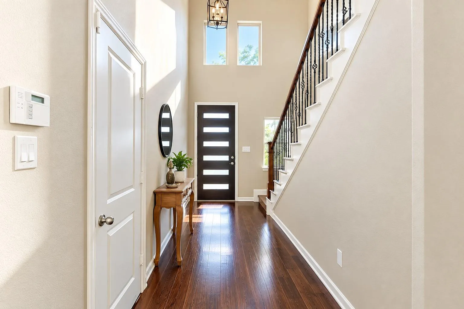 4 bed, 3.0 bath, 2176 sqft, $2,775 — Photo 2