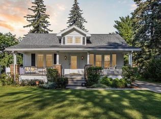 719 Bretton Rd, Lansing, MI 48917