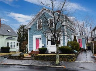 27 Pond St, Marblehead, MA 01945