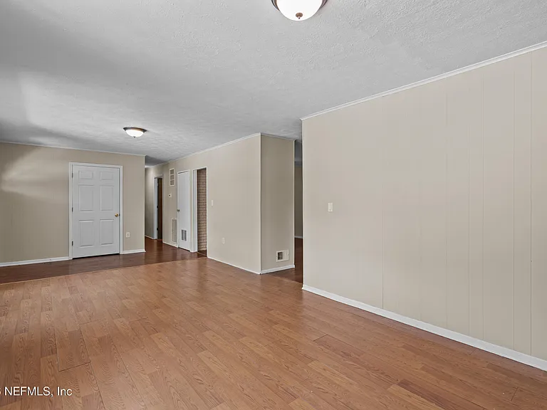 253 Cowry Rd — Photo 8