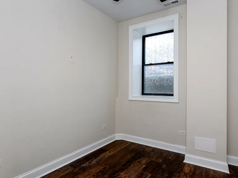 1933 S May St #GF — Photo 9