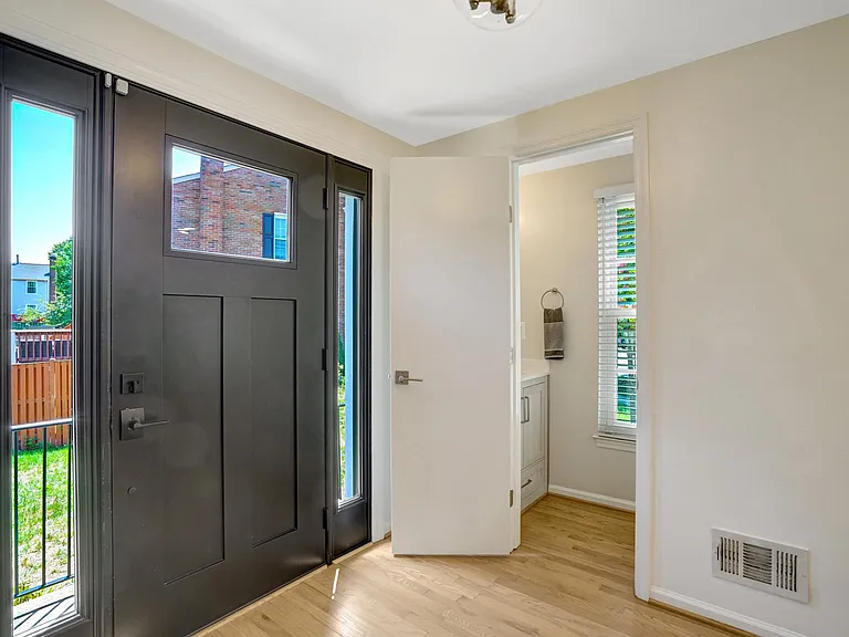 6063 Hydrangea Dr — Photo 3