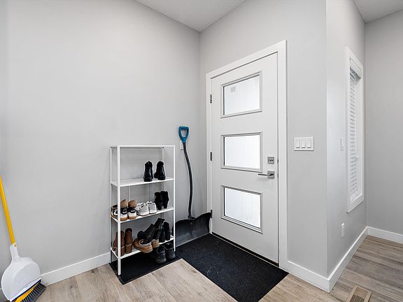 3rd image of 7419 106th St NW