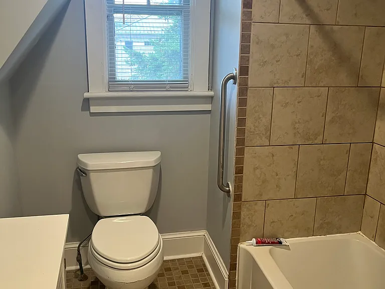 303 E Cherry St — Photo 5