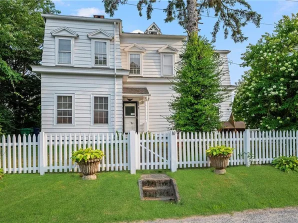 10-12 Hendricks St, Wakefield, RI 02879
