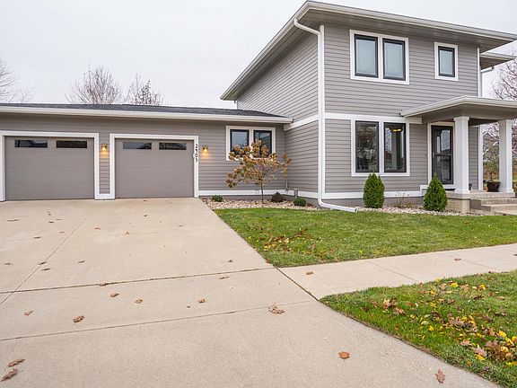 3rd image of 2403 Clayton Dr