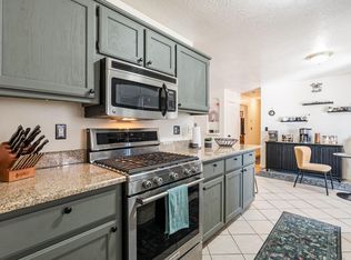 42 Milton Loop, Los Lunas, NM 87031