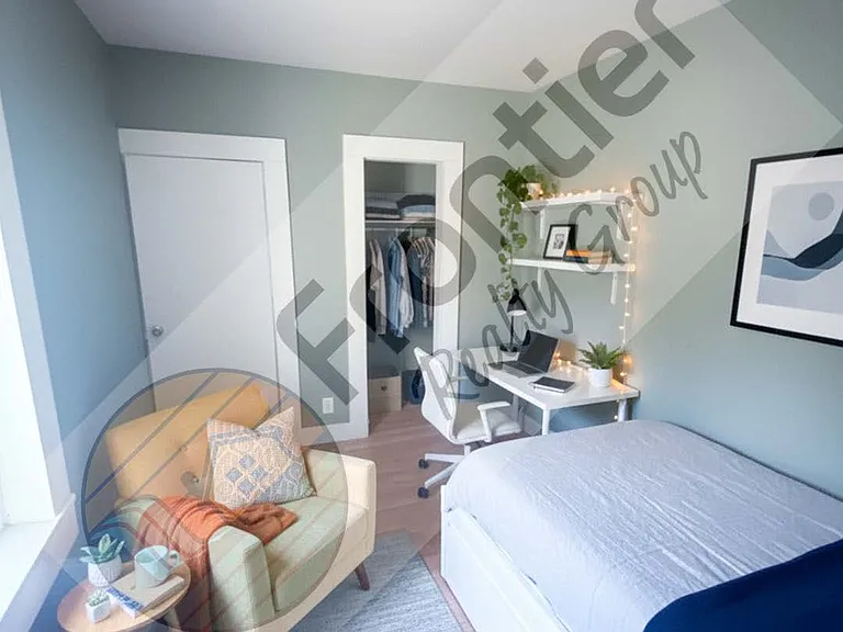 424 24th St #3 — Photo 2