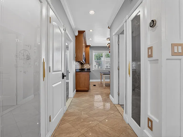 257 Kennedy Blvd — Photo 10