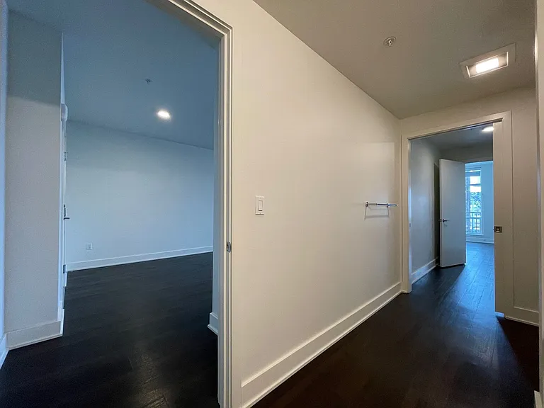 2201 Eastlake Ave E — Photo 30