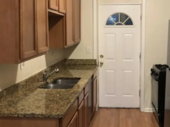 7952 S Dobson Ave, Chicago, IL