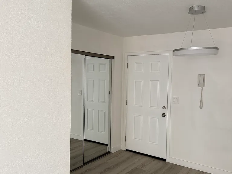 1070 Thompson Ave #204 — Photo 1
