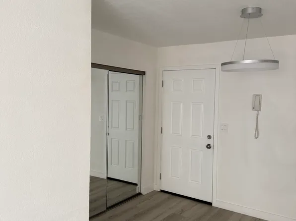 1070 Thompson Ave APT 204, Glendale, CA 91201