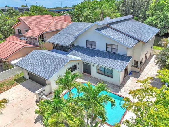 911 Mockingbird Ln, Plantation, FL 33324