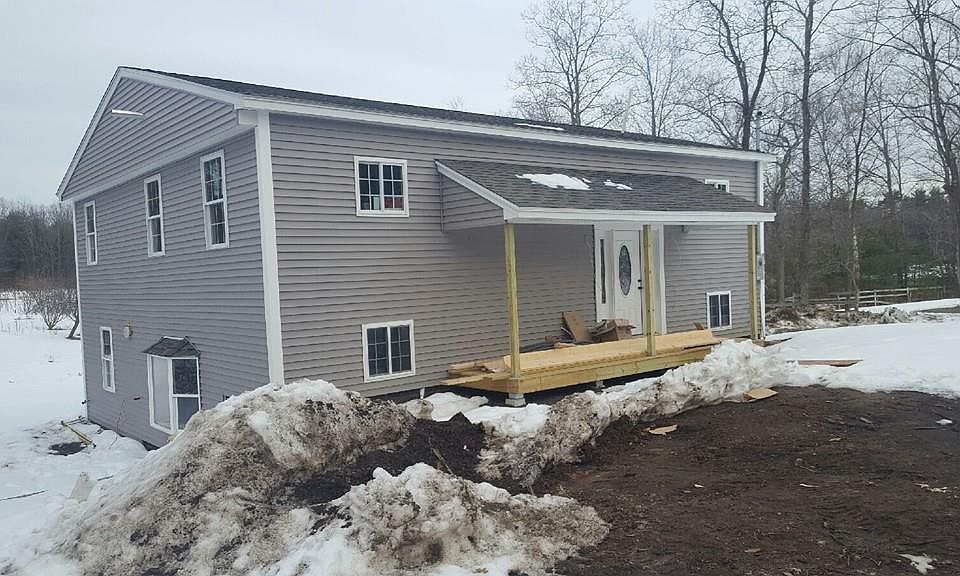 2nd image of 98 Forest Rd