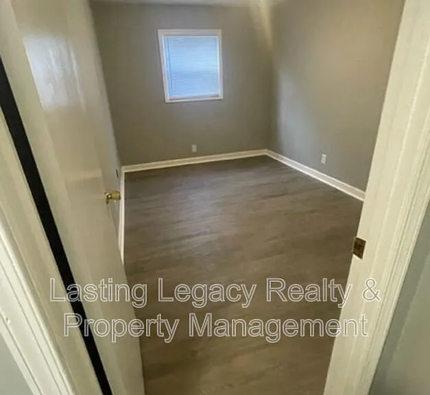 1130 Conley St #A — Photo 6