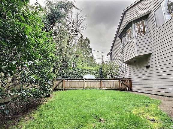 4th image of 2952 NE 178th St